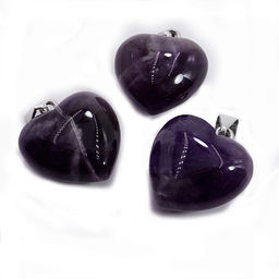 Подвеска Сердечко объемное из камня Аметист на взаимную любовь и верность с любимым человеком 2см