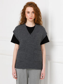 Жилет вязаный