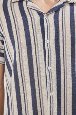 TRENDYOL MAN Lacivert Regular Fit Cizgili Yumusak Tuseli Havlu Gomlek TMNSS25GO00016 - Trendyolmilla фото 3