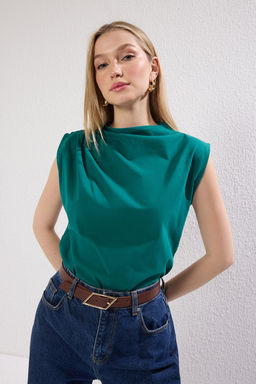 Zumrut Yesili %100 Pamuk Kay?k Yaka S?f?r Kol Buzgulu Orme T-Shirt TWOSS24TS00051