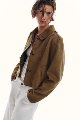 CHAQUETA CORTA EFECTO ANTE / Khaki oscuro - Zara фото 2