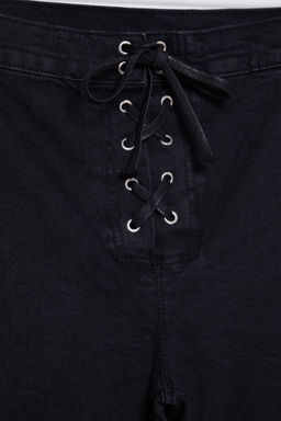 Siyah Kusgozu Baglama Detayl? Yuksek Bel Flare Jeans TWOSS25JE00005 - Trendyolmilla фото 7