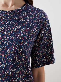 Bisiklet Yaka ?i?ekli Kad?n Ti??rt