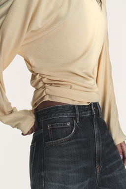 CAMISETA DRAPEADO LATERAL / Mantequilla - Zara фото 3