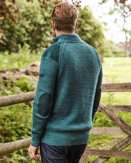 Мужской свитер с заплатками из натуральной овечьей шерсти