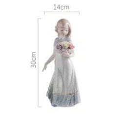 Статуэтка Дама с цветами 29 см / HP137 /уп 24/ - Галеонтрейд фото 2