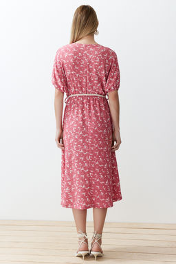 Pembe Bask?l? Aksesuar Kemer Detayl? Buzgulu Esnek Orme Maxi Elbise TWOSS24EL00871 - Trendyolmilla фото 6