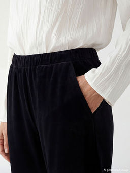 B?y?k Beden Beli Lastikli Kad?n Kadife Pantolon