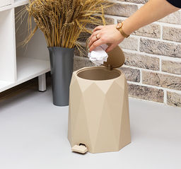 Контейнер для мусора 4,5л с педалью арт.М2482