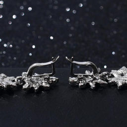 Серьги висячие со стразами Вечерние лепестки, синие в серебре, 8 см