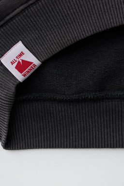 CAMISETA EFECTO LAVADO ESTAMPADO TEXTO / Gris antracita