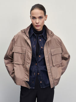 Куртка с накладными карманами и капюшоном / Zarina