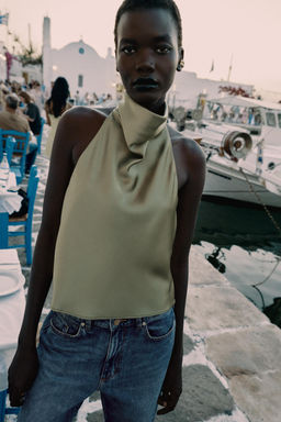 TOP HALTER SATINADO / Khaki claro