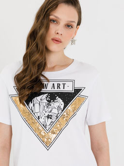 Футболка с принтом и пайетками