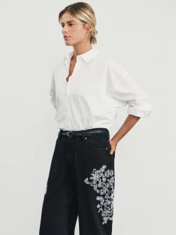 Джинсы straight с декоративной вышевкой / Zarina