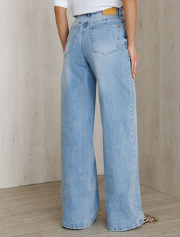 Джинсы трубы с декоративной стиркой из эластичного плотного денима - Vilatte фото 2