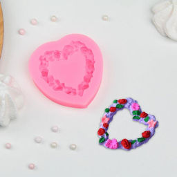 Молд для заливки Сердце в розочках, силикон, 7?7 см, розовый