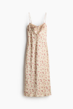 Vestido con tirantes finos