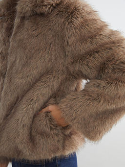 G?mlek Yaka Kad?n K?rk Mont