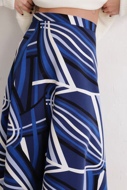 11047 Юбка А-силуэта синяя с принтом