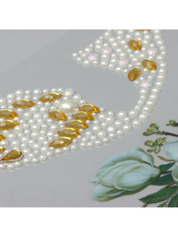 Цена за 2 шт. Наклейка - стразы на лицо Крыло бабочки и белые розы, 16?17 см