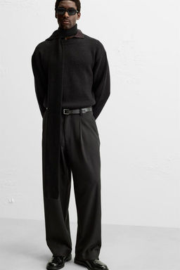 WIDE-FIT PLEATED TROUSERS - Zara фото 5