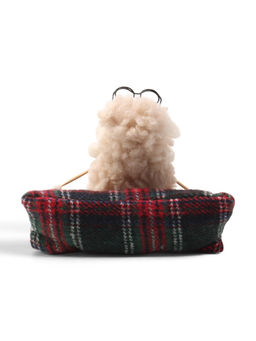 Сувенир "Барашек на диване, вяжет шарфик" 10,5х7,5х11 см