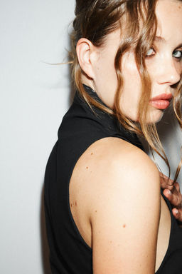 TOP WITH KNOT AND TOPSTITCHING - Zara фото 3