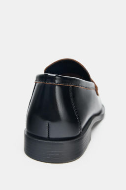 LEATHER LOAFERS WITH CONTRAST