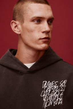 Sudadera con capucha y estampado Oversized Fit - H&m фото 9