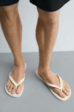 SANDALIA HAVAIANAS ® x ZARA / Blanco Crudo
