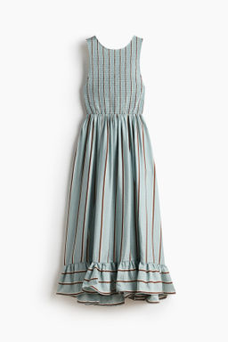 Vestido con cuerpo nido de abeja