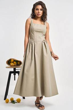 Сарафан джинсовый с корсетными линиями оливковый