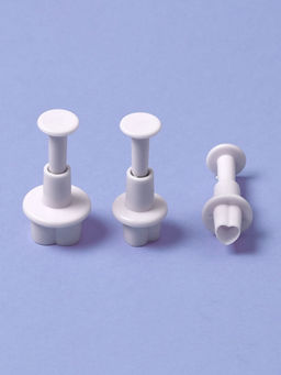 Плунжеры кондитерские «Сердечко», набор 3 шт.: 1.6×1.1 см, 1.4×1 см, 1×1 см, пластик, белые