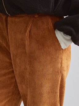 Geni? Pa?a Kadife Kad?n Pantolon