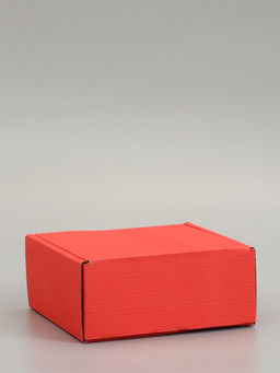 Цена за 3 шт. Коробка самосборная, красная, 18 х 18 х 8 см,