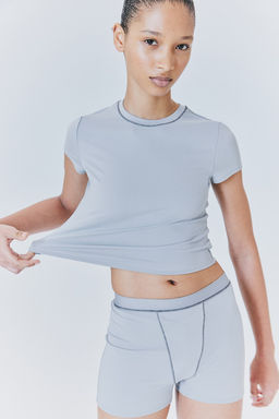 Camiseta y pantalon corto boxer de pijama