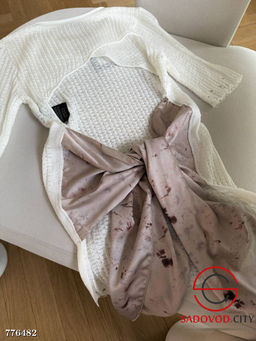 Женская кофта с открытой спиной