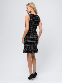Платье черное в клетку твидовое длины мини без рукавов - 1001dress фото 4