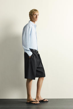 BERMUDA WIDE FIT PLIEGUES / Negro - Zara фото 4