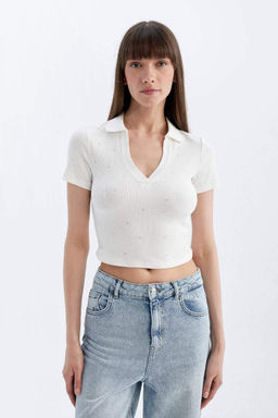 Футболка-поло с короткими рукавами и зауженным кроем в рубчик на камзоле