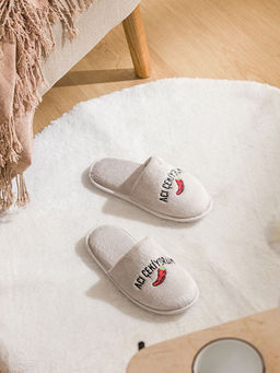 Slogan Nak??l? Pel?? Kad?n Ev Terli?i