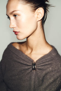 KNIT JUMPER WITH BROOCH - Zara фото 11