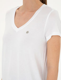 Beyaz Comfort Fit V Yaka Basic Ti__rt