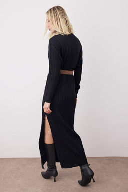 Siyah Duz Midi Y?rtmac Detayl? Kemerli Triko Uzun Elbise TWOAW26EL00098 - Trendyolmilla фото 4