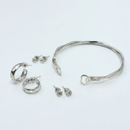 Набор 4 предмета: 3 пары серьги, 1 браслет Нежность, цвет белый в серебре