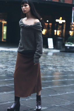 OFF-THE-SHOULDER KNIT SWEATER - Zara фото 2