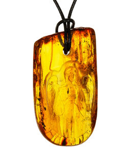 Подвеска из цельного балтийского янтаря с резьбой Ангел-Хранитель