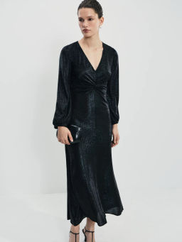 Платье из блестящей ткани с разрезом / Zarina