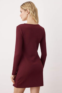 Bordo Duz Asimetrik Bodycone/Vucuda Oturan Dugmeli K?sa/Mini Orme Elbise TWOAW26EL00170 - Trendyolmilla фото 4